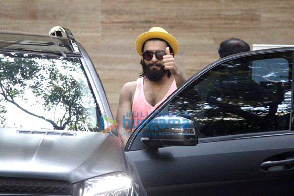 ranveer john and other celebrities snapped in bandra 9