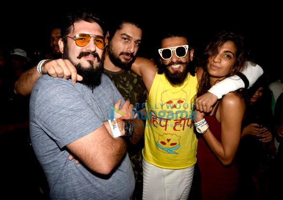 Ranveer Singh snapped at ‘Anti Socials’, Khar Ranveer Singh snapped at ‘Anti Socials’, Khar