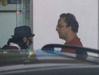 Ranveer Singh snapped at Vidhu Vinod Chopra's house