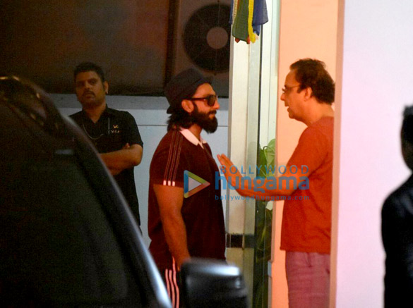 ranveer singh snapped at vidhu vinod chopras house 4