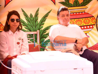 Rishi Kapoor and Neetu Singh snapped at Krishnaraj bunglow