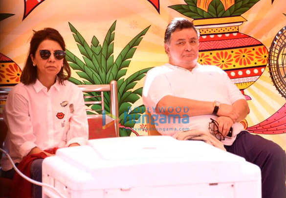 Rishi Kapoor and Neetu Singh snapped at the Krishnaraj bungalow Rishi Kapoor and Neetu Singh snapped at the Krishnaraj bungalow