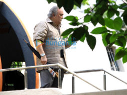 Rishi Kapoor snapped while shooting for his film ‘102 Not Out’ in Mumbai