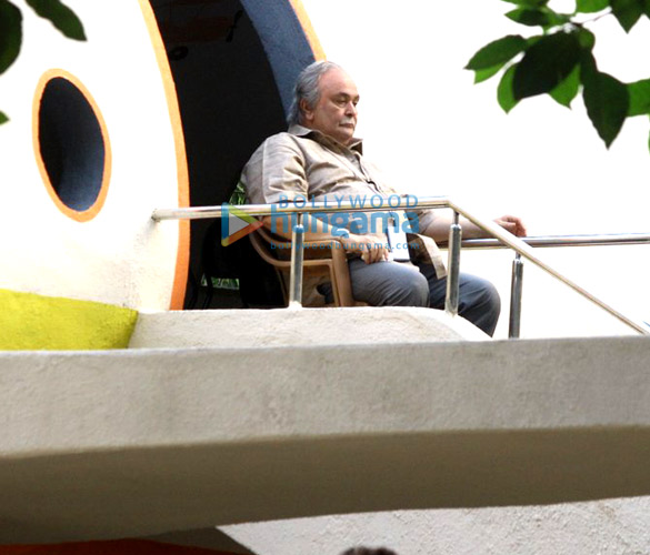 rishi kapoor snapped shooting for 102 not out 5