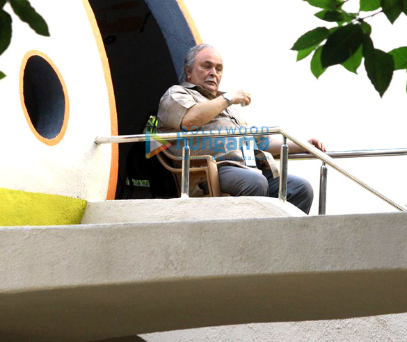 rishi kapoor snapped shooting for 102 not out 6
