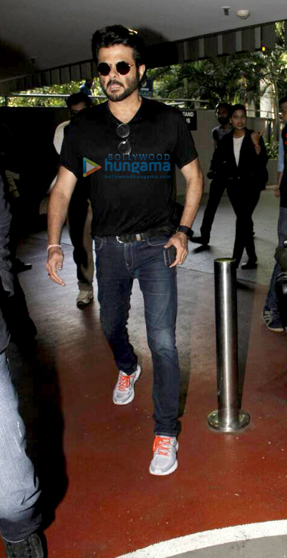 salman khan karan johar sonam kapoor sunil shetty and anil kapoor snapped at the airport 10
