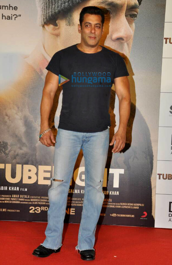 salman khan and sohail khan at the trailer launch of tubelight 6