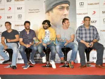 Salman Khan and Sohail Khan at the trailer launch of Tubelight