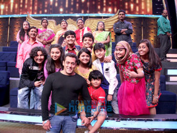 Salman Khan & Sohail Khan promote 'Tubelight' on Sa Re Ga Ma Pa Li'l Champs
