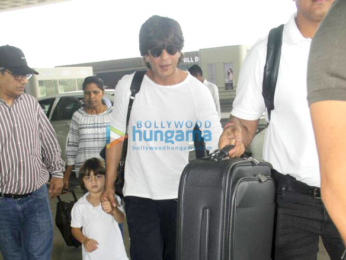 Shah Rukh Khan, AbRam Khan and Aryan Khan snapped with friends at the airport