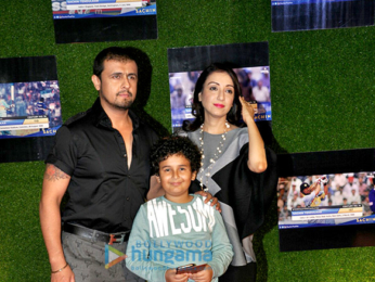Shah Rukh Khan, Aamir Khan, Bachchans, Ambanis and others grace the premiere of 'Sachin – A Billion Dreams'