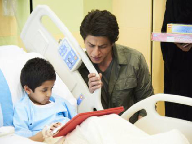Shah Rukh Khan pays a surprise visit to a children’s hospital in Dubai-2