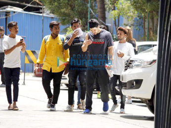 Shahid Kapoor, Mira Rajput, Bipasha Basu and Sooraj Pancholi snapped at the gym