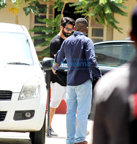 shahid and mira snapped in bandra 1