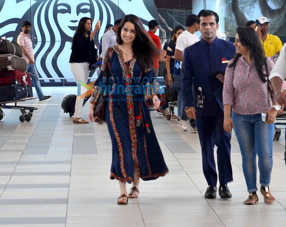 shraddha kapoor snapped at the domestic airport 1