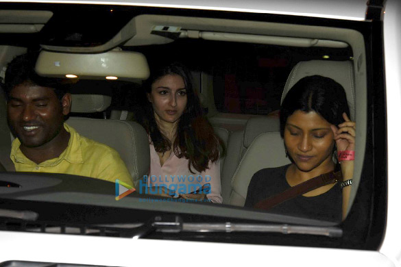 soha ali khan and konkana sen sharma snapped in bandra 6