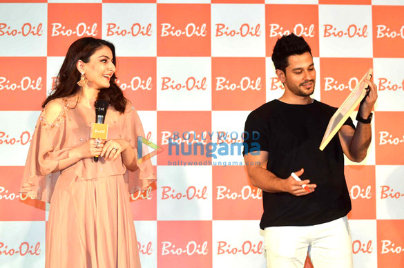 soha ali and kunal khemu at the launch of bio oil 5
