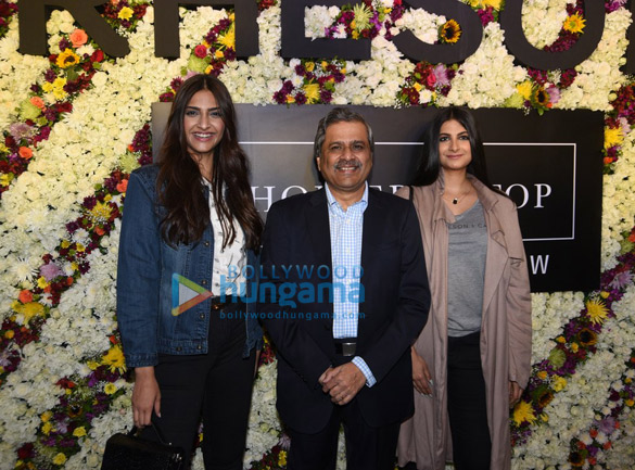 sonam and rhea kapoor unveil their brand rheson 6