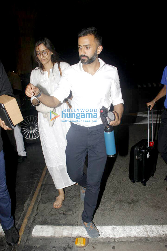 sonam snapped with rumoured boyfriend anand ahuja 1
