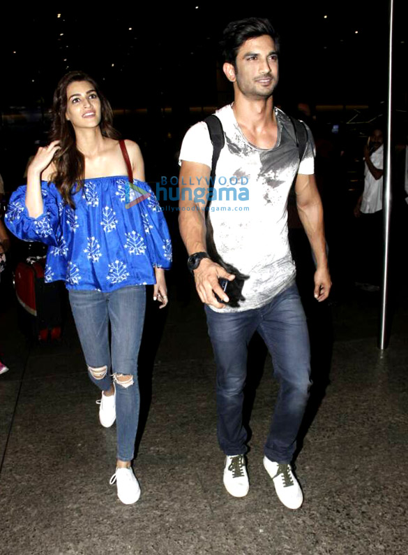 Sushant Singh Rajput, Kriti Sanon and Parineeti Chopra snapped at the airport Sushant Singh Rajput, Kriti Sanon and Parineeti Chopra snapped at the airport