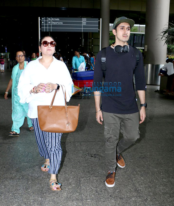 sushant singh rajput kriti sanon diana penty and farhan akhtar snapped at the airport 4