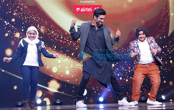 sushant singh rajput and kriti sanon promote their film raabta on sa re ga ma pa lil champs 7