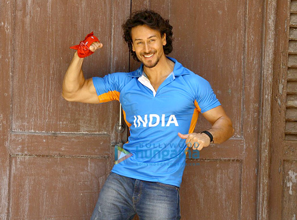 tiger shroff snapped at munna michael promotions 1