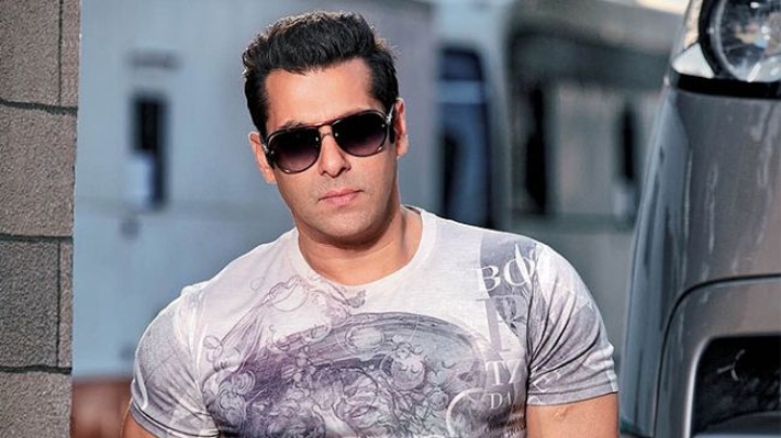 Salman Khan Shares Wishes For Praful Patel’s Pictorial Biography ‘Udaan’ Salman Khan Shares Wishes For Praful Patel’s Pictorial Biography ‘Udaan’