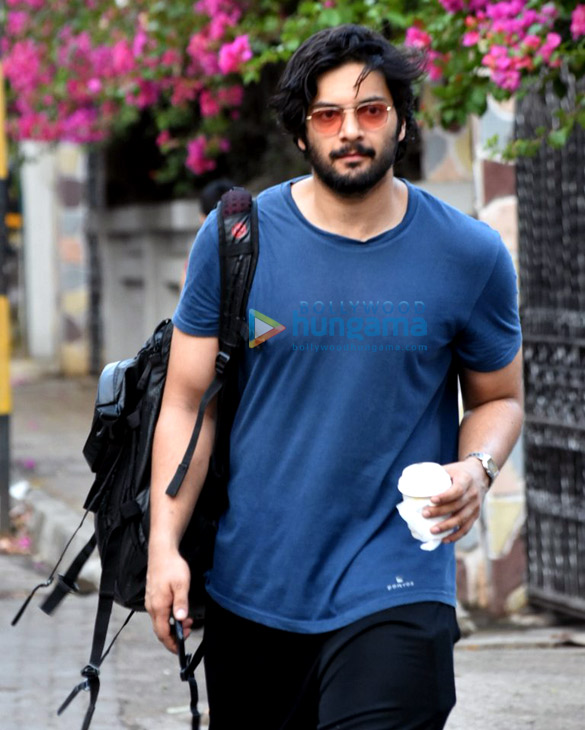 ali fazal snapped while house hunting in bandra 5
