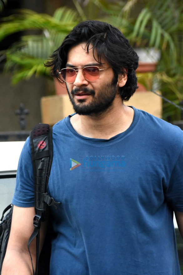ali fazal snapped while house hunting in bandra 6