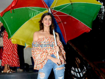 Alia Bhatt snapped post Facebook chat with dietician Rujuta Diwekar