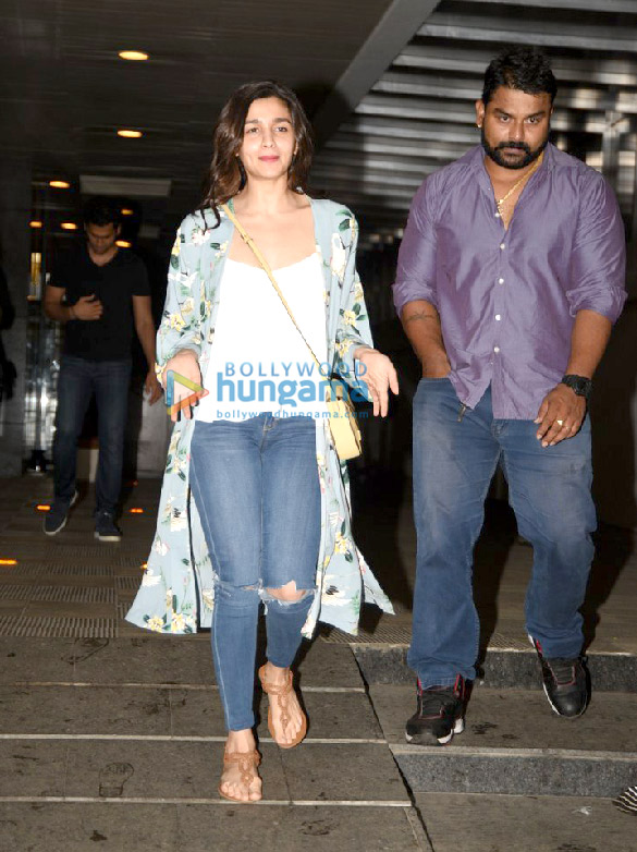 alia bhatt snapped post dinner with friends at hakassan 1