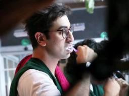 Anurag Basu & Ranbir Kapoor show you how to “Dant Manoranjan”