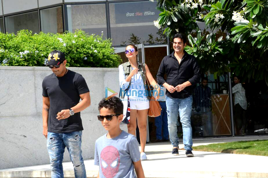 arbaazmalaikaamrita and family snapped post their lunch 7