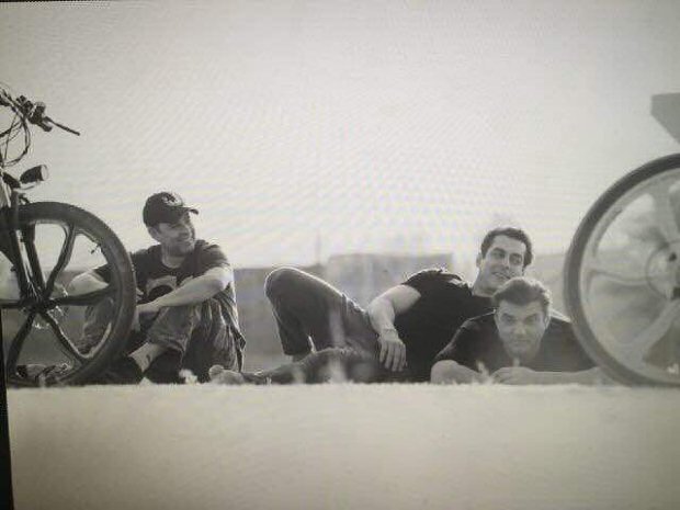 Brotherhood Salman Khan chills with brother Sohail Khan and brother in law Atul Agnihotri