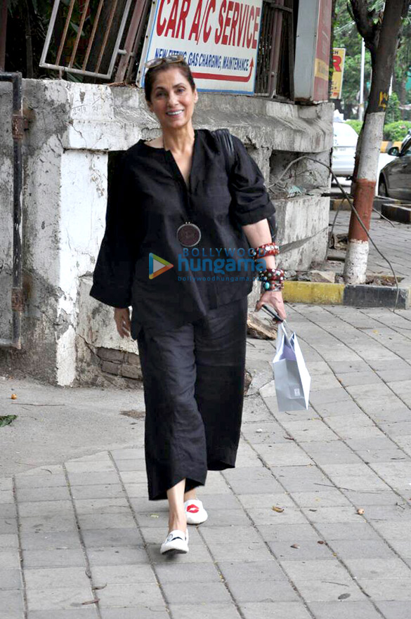 Dimple Kapadia snapped post a salon session Dimple Kapadia snapped post a salon session