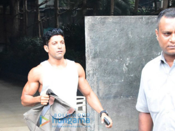 Farhan Akhtar snappped post his gym session in Bandra