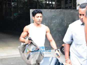 Farhan Akhtar snappped post his gym session in Bandra