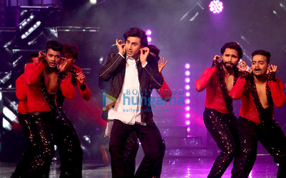film promotions of jagga jasoos and mubarakan on the sets of nach baliye 3