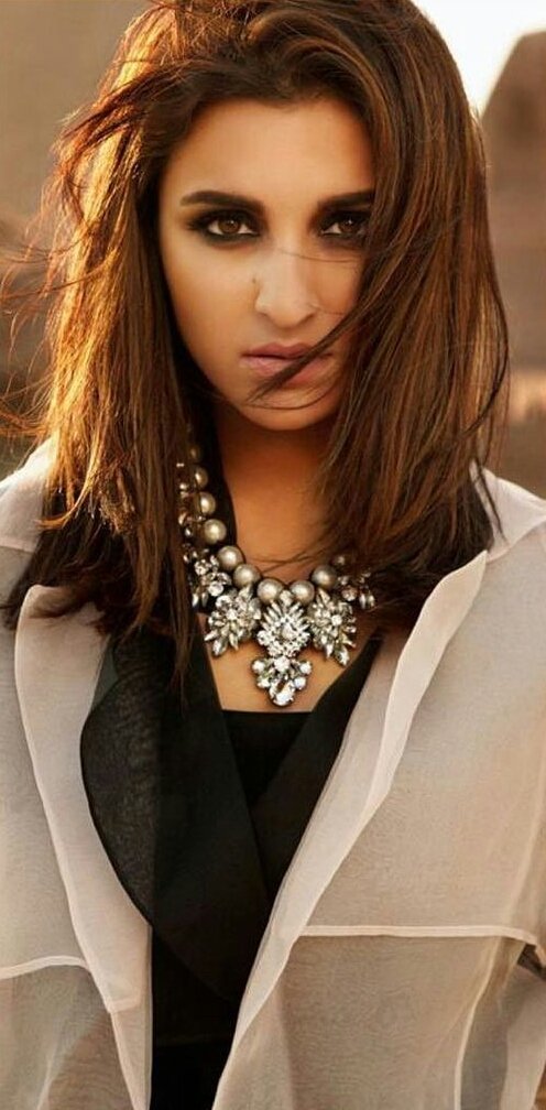 HOTTIE ALERT Parineeti Chopra looks fierce against the Pyramids of Egypt for Hello magazine-4