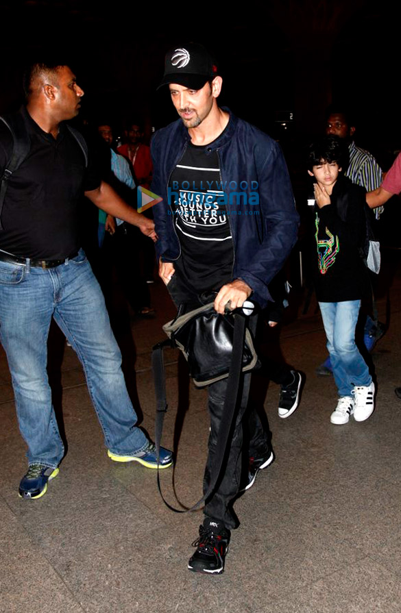 hrithik roshan takes his kids to london for holidays 2