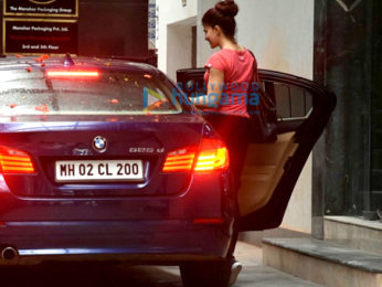 Jacqueline Fernandez snapped post her gym session in Bandra