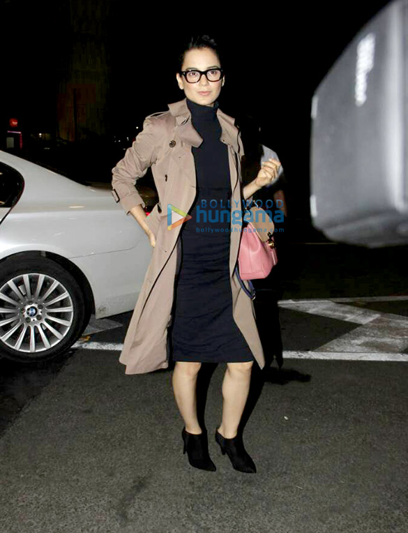 kangna ranaut snapped at the airport 3 3