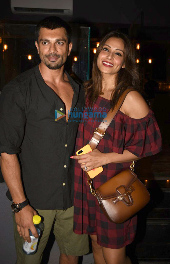 karan singh and bipasha snapped post dinner at i think cafe 4