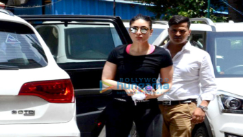 Kareena Kapoor Khan, Amrita Arora, Jahnavi Kapoor and others snapped post their gym session in Bandra