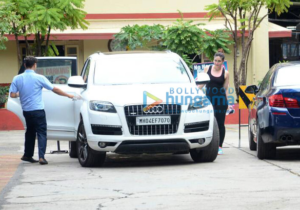 kareena kapoor khan amrita arora shahid kapoor bipasha basu and karan singh grover snapped outside the gym 2