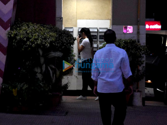 katrina kaif snapped at her home in bandra 3