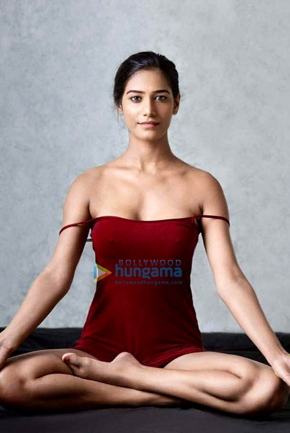 poonam pandey celebrates international yoga day 4