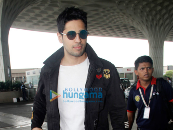 Priyanka Chopra, Rani Mukerji, Jacqueline Fernandez and others snapped at the airport