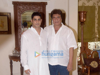 Raj Babbar's birthday celebrations at home in Juhu